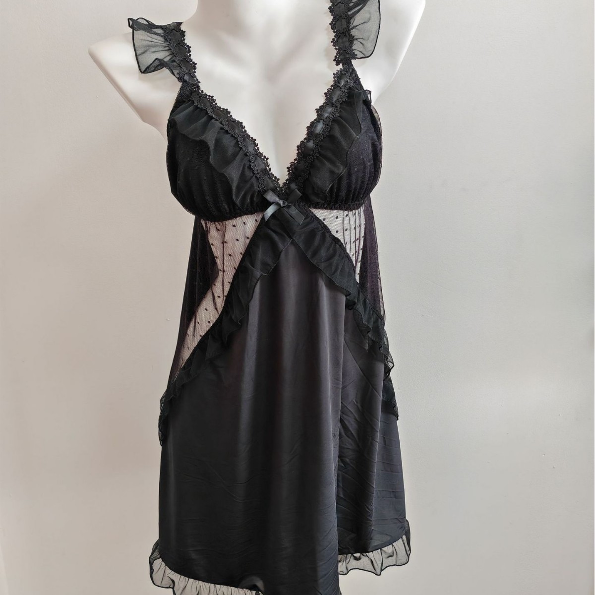 Женский комплект из черной шел – обзор и цена Spaghetti Strap Dress